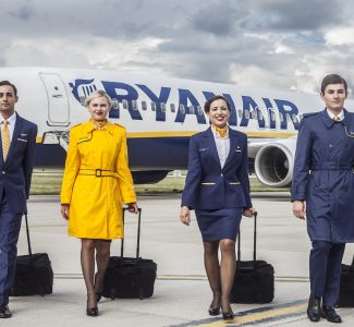 Foto Ryanair, al via la campagna di reclutamento assistenti di volo